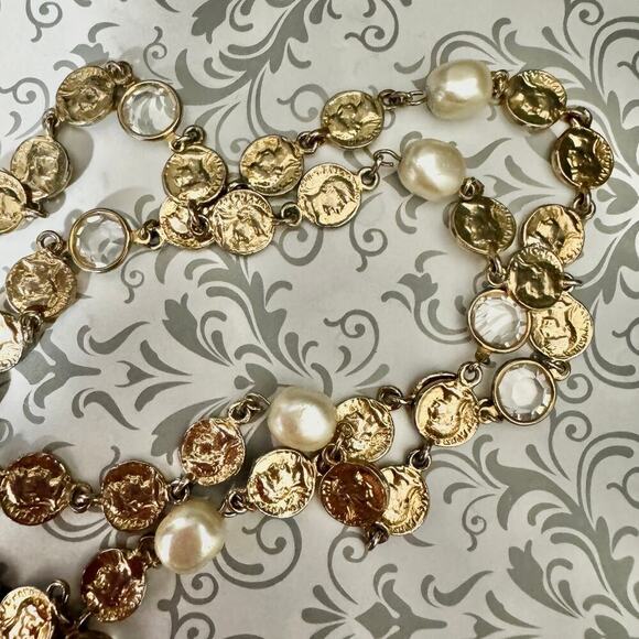 Vintage Faux Baroque Pearl and Goldtone Roman Coin Necklace Glass Flat Beads - Picture 6 of 9